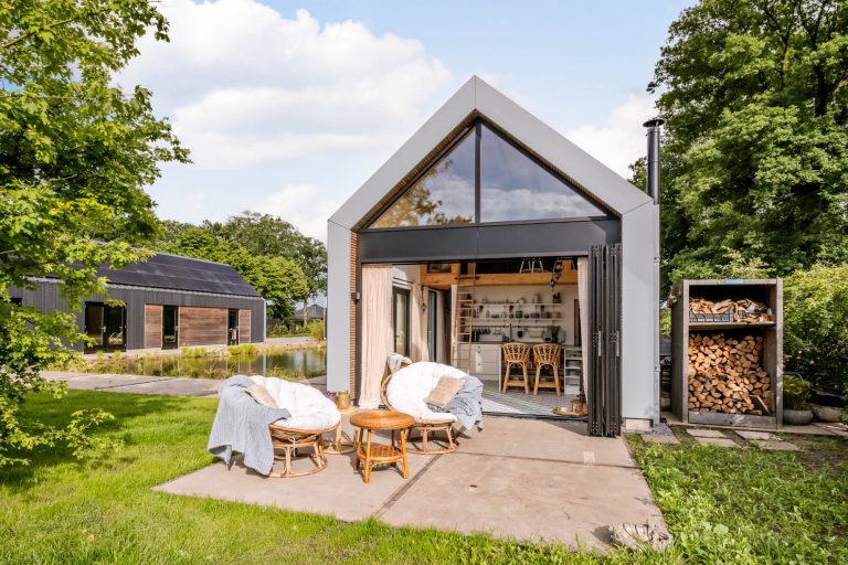 Moderne schuurwoning: interieur en exterieur verbonden